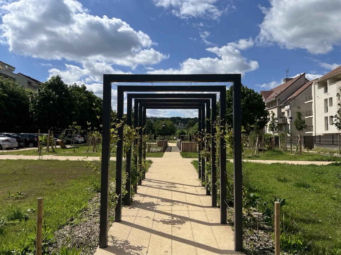 Vue du AMENAGEMENT DU PARC PUBLIC DU MAIL à ECOUEN